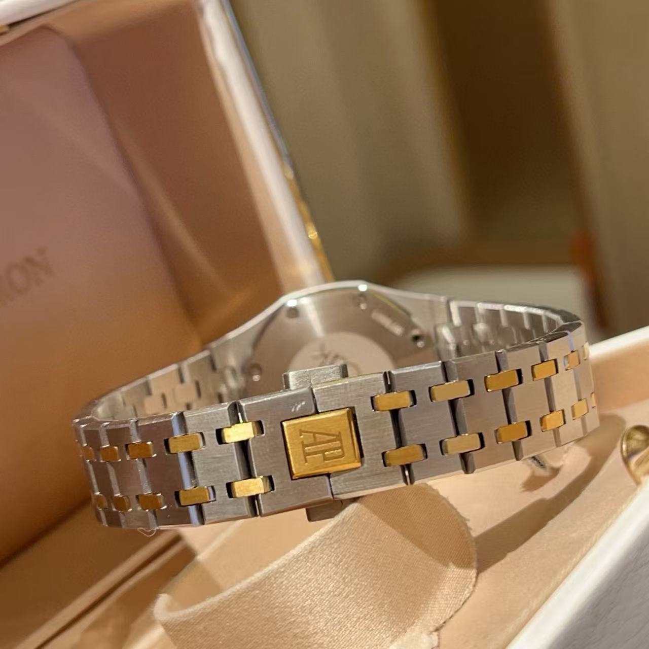 Audemarsp1guet ダイヤモンドをあしらったスチールストラップのレディース腕時計【50％割引+送料無料】