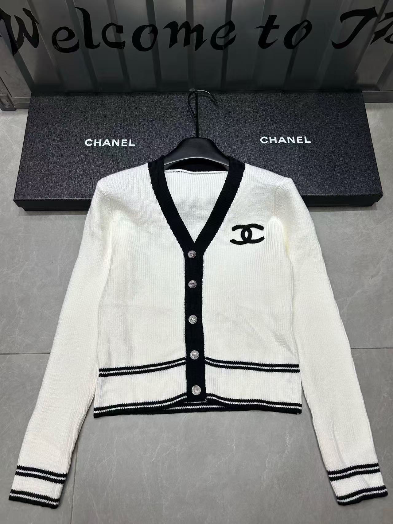 CHANE1 VネックダブルCウールカーディガン【50％割引+送料無料】