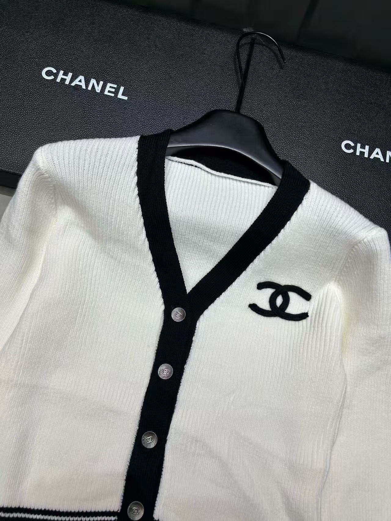 CHANE1 VネックダブルCウールカーディガン【50％割引+送料無料】