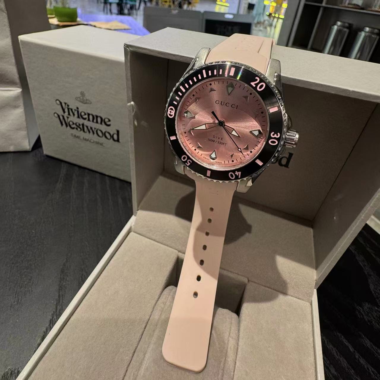 GUCC1 クラシック クォーツ レディースウォッチ【50％割引+送料無料】