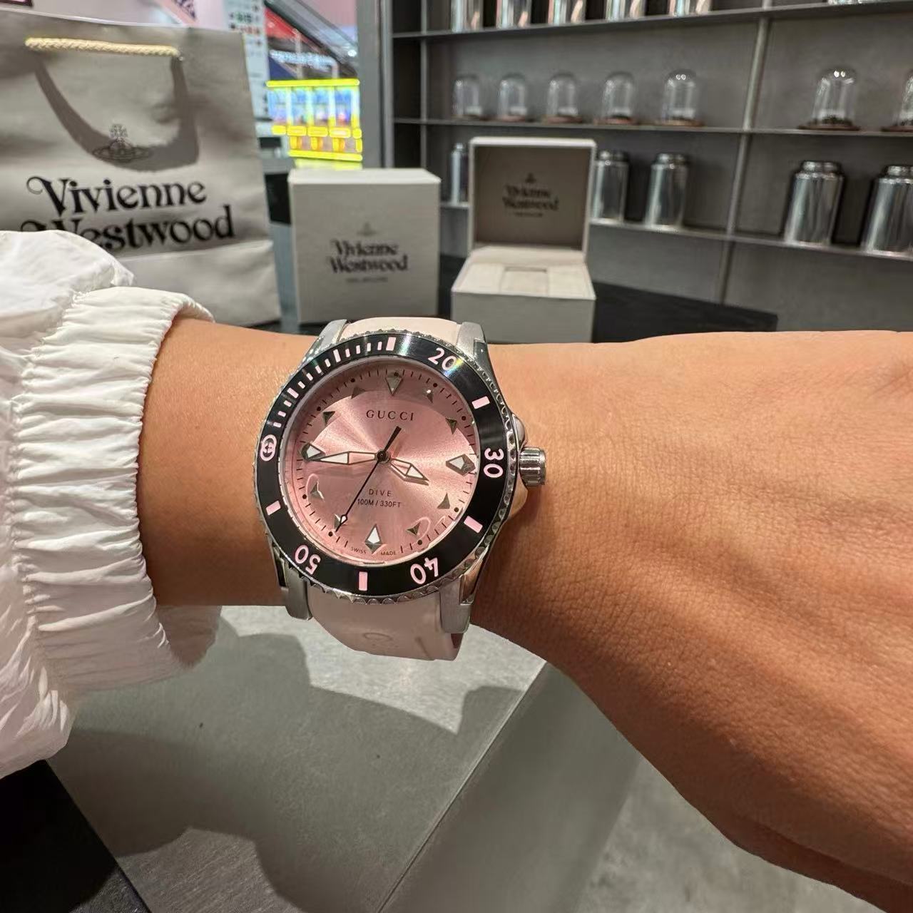 GUCC1 クラシック クォーツ レディースウォッチ【50％割引+送料無料】