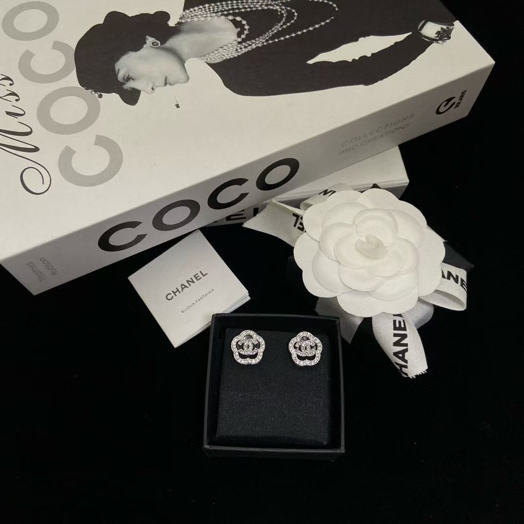 CHANE1 ダブルC ダイヤモンド カメリア イヤリング【50％割引+送料無料】