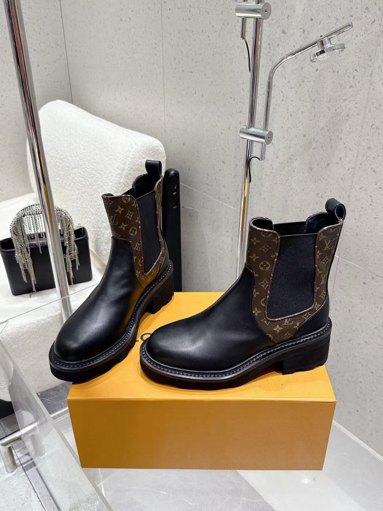 LVオールドフラワーレザーアンクルブーツ【50％割引+送料無料】