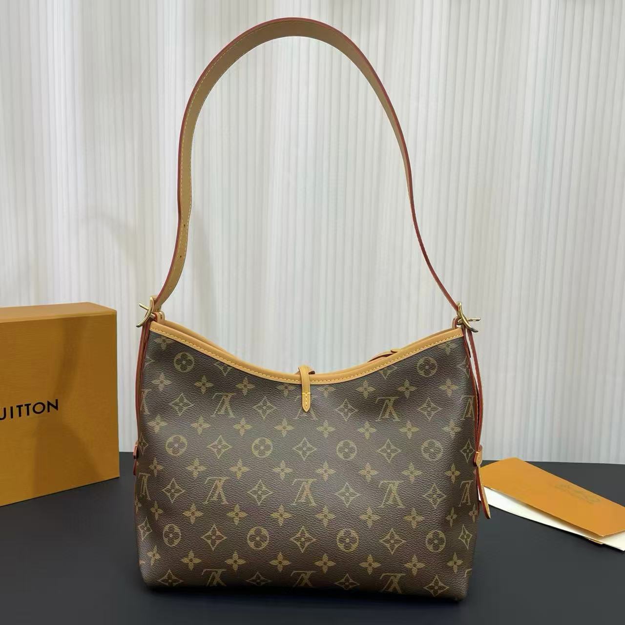 LVプリントのアンダーアームバッグ【50％割引+送料無料】