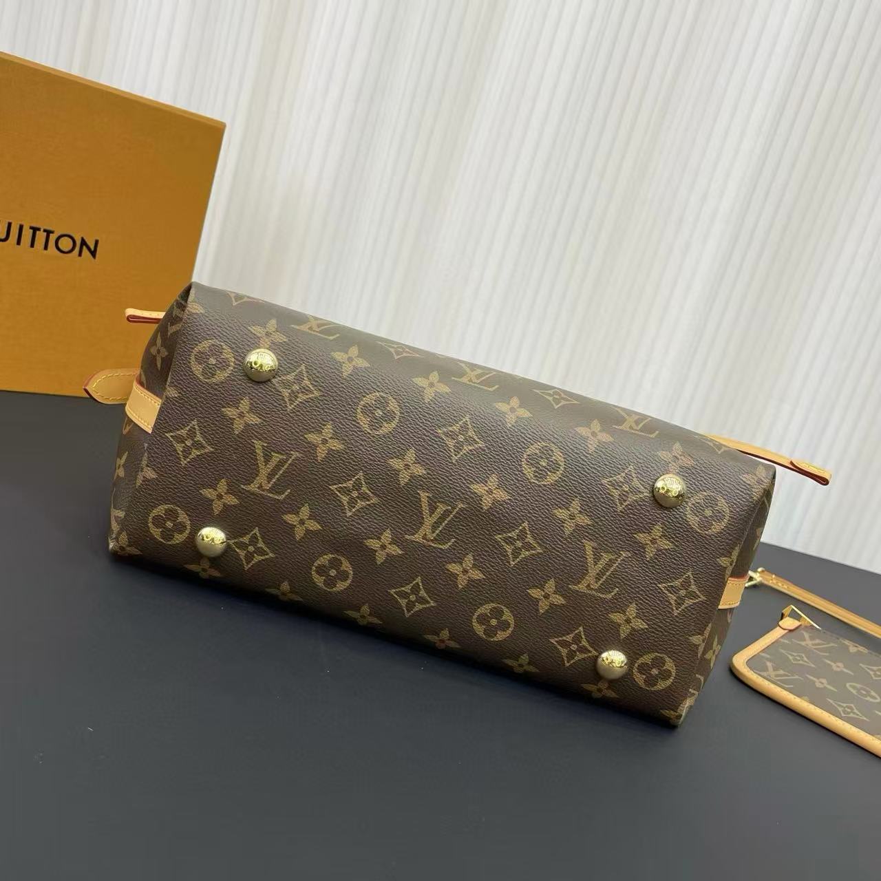 LVプリントのアンダーアームバッグ【50％割引+送料無料】