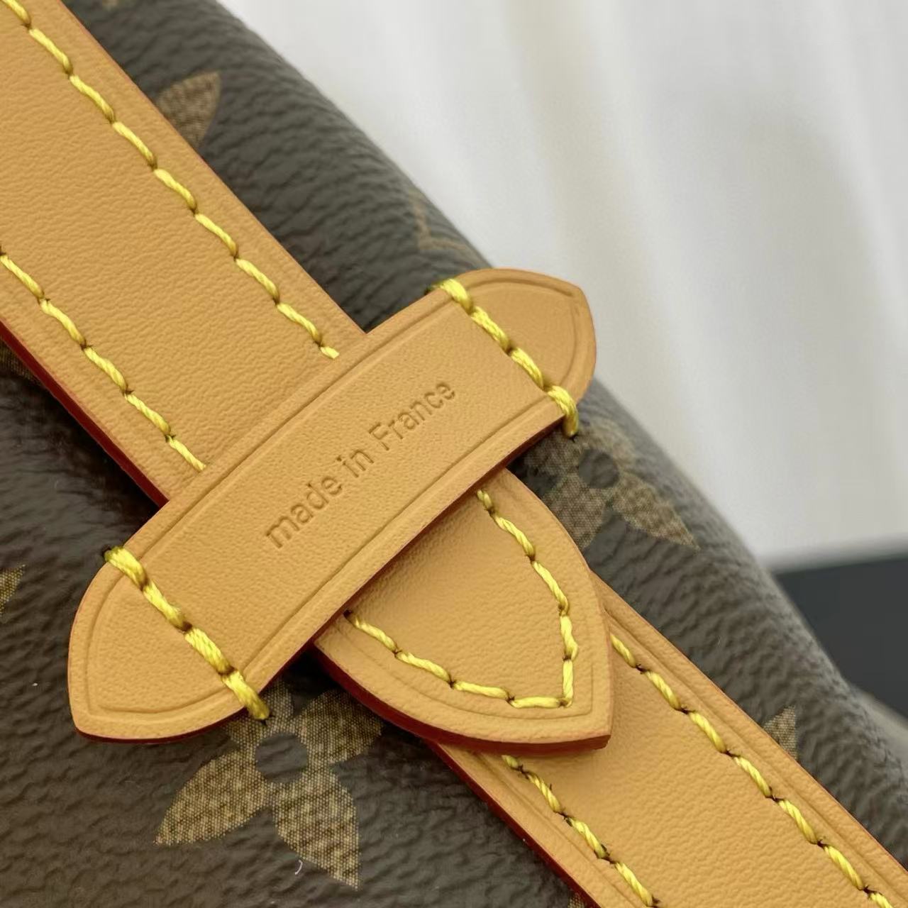 LVプリントのアンダーアームバッグ【50％割引+送料無料】