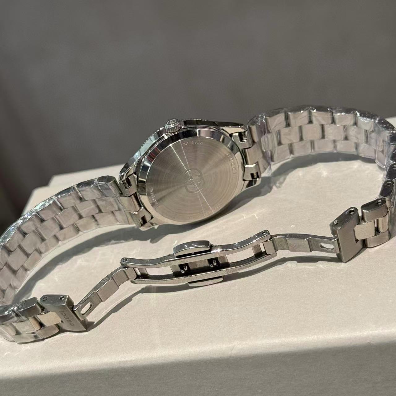 GUCC1 G-timelessleE女性用スチールストラップウォッチ【50％割引+送料無料】【50％割引+送料無料】