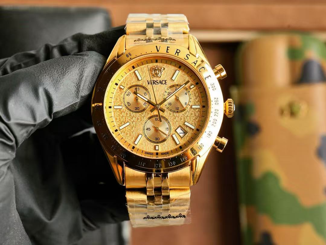 Versace新作メンズ腕時計【50％割引+送料無料】