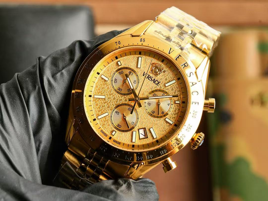 Versace新作メンズ腕時計【50％割引+送料無料】