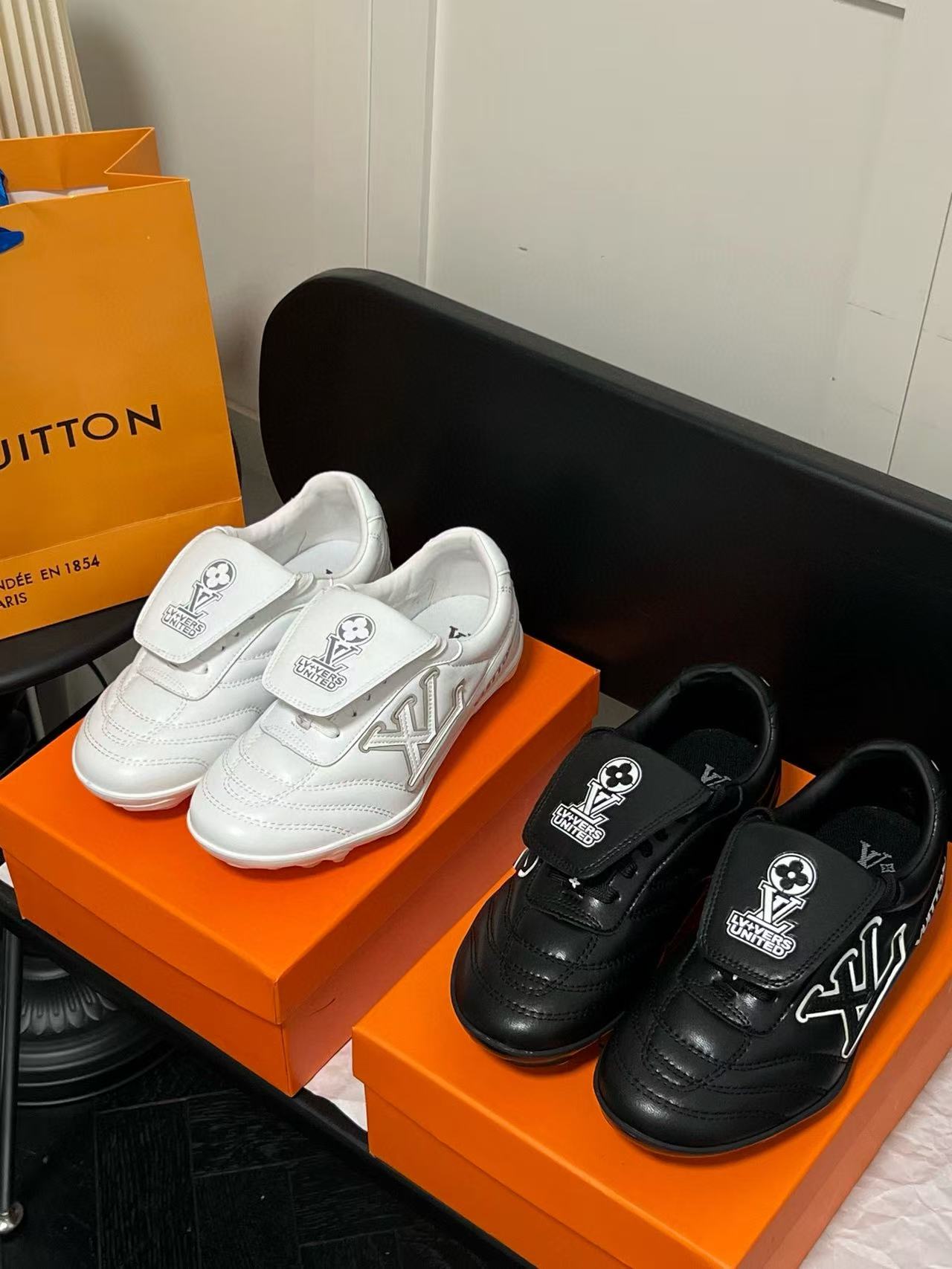 LV四つ葉のクローバーカジュアルシューズ【50％割引+送料無料】