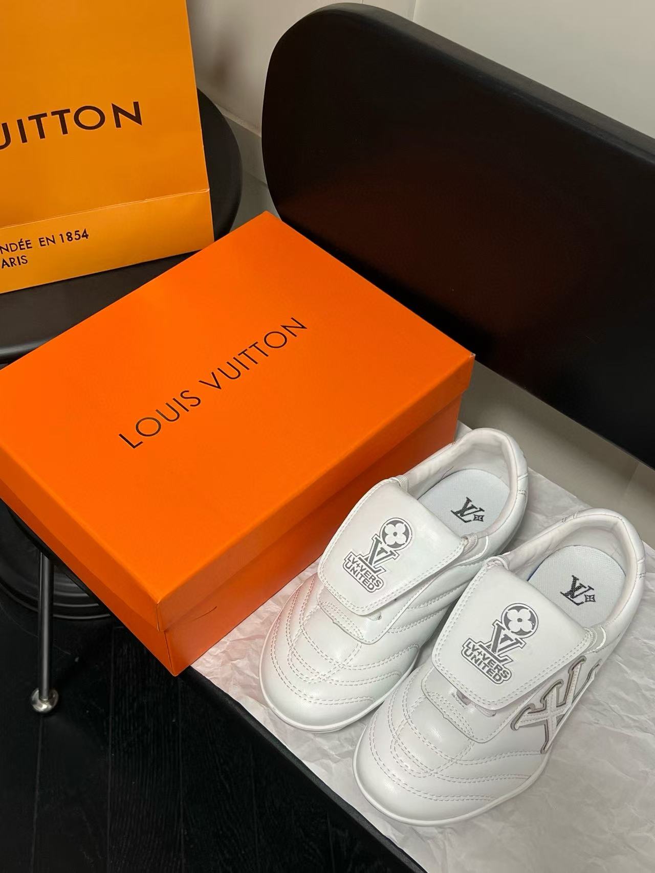 LV四つ葉のクローバーカジュアルシューズ【50%割引+送料無料】