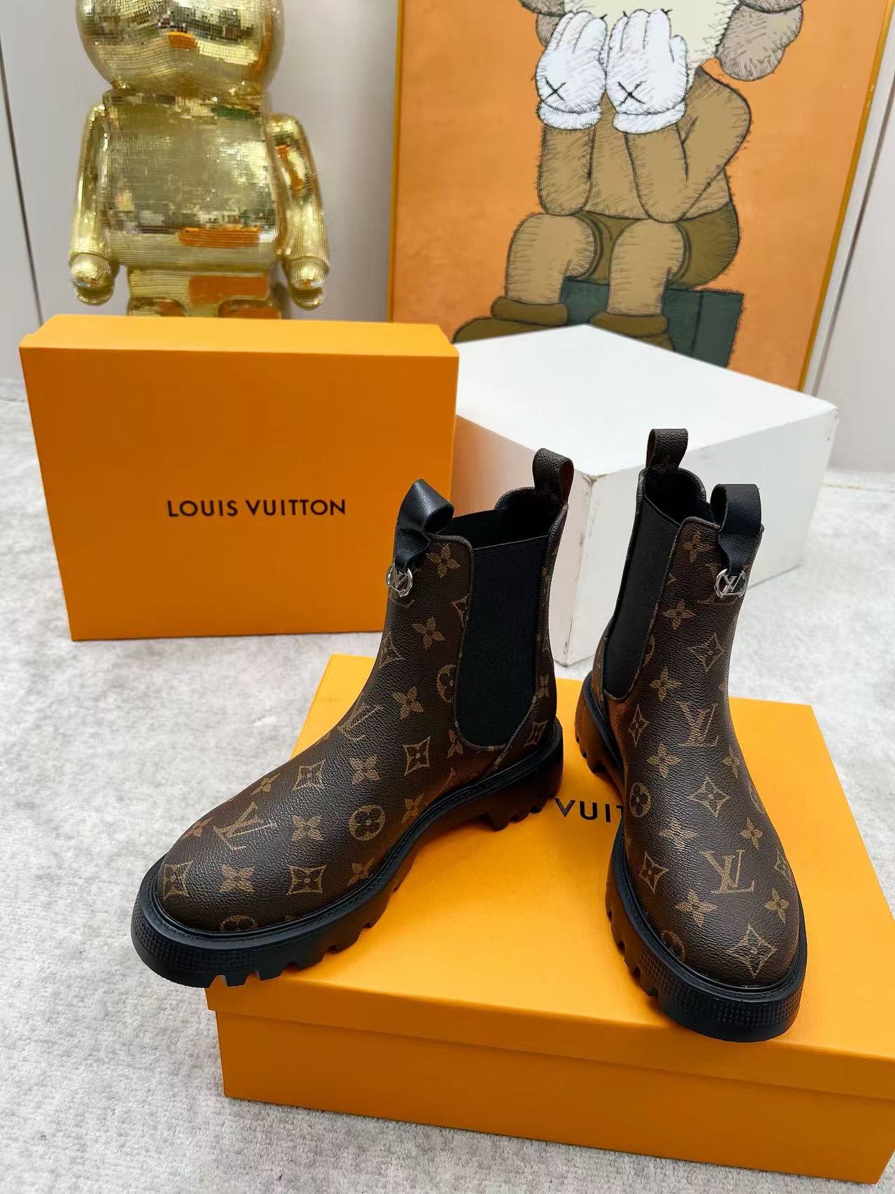 LVの高品質シープスキンアンクルブーツ【50％割引+送料無料】