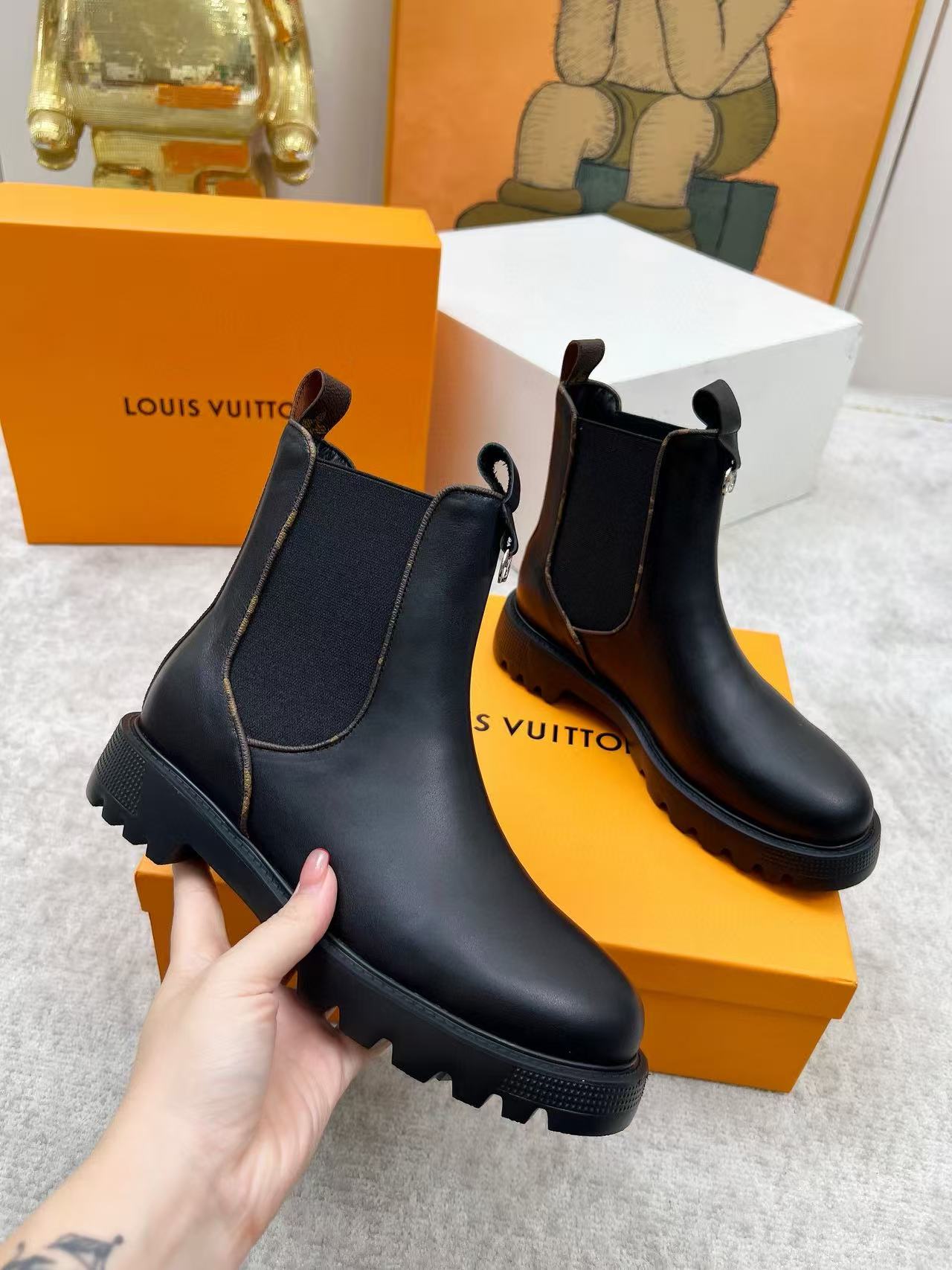 LVの高品質シープスキンアンクルブーツ【50％割引+送料無料】