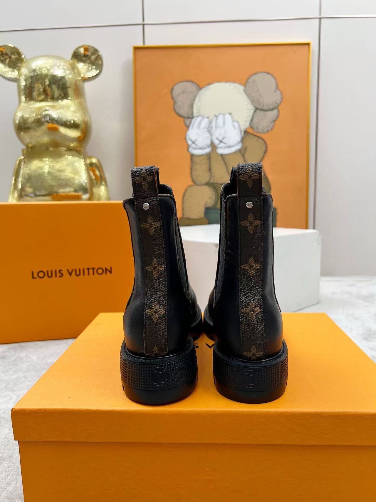 LVの高品質シープスキンアンクルブーツ【50％割引+送料無料】