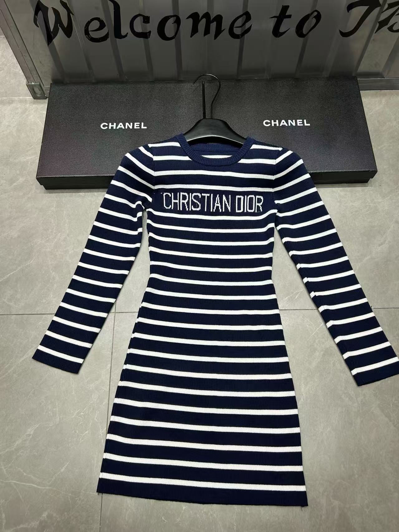 DI0R ストライプ レター ロングスリーブ ドレス【50％割引+送料無料】