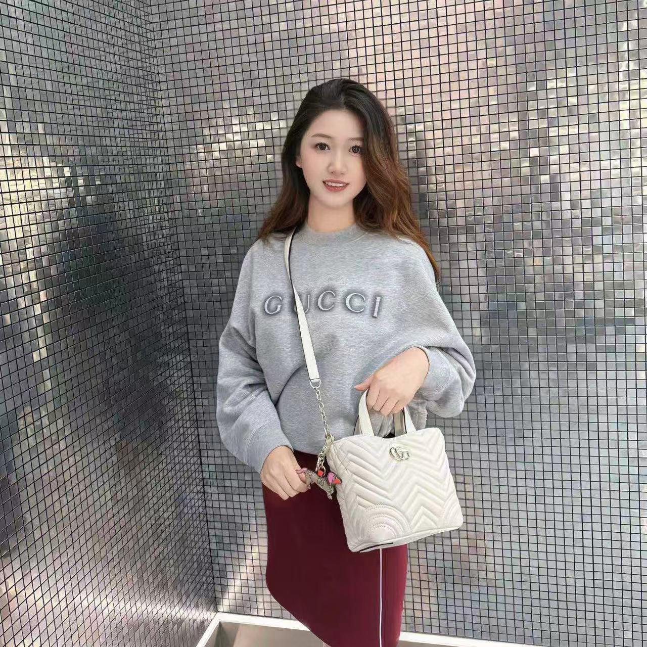 GUCC1 刺繍レタリング スウェットシャツ【50％割引+送料無料】