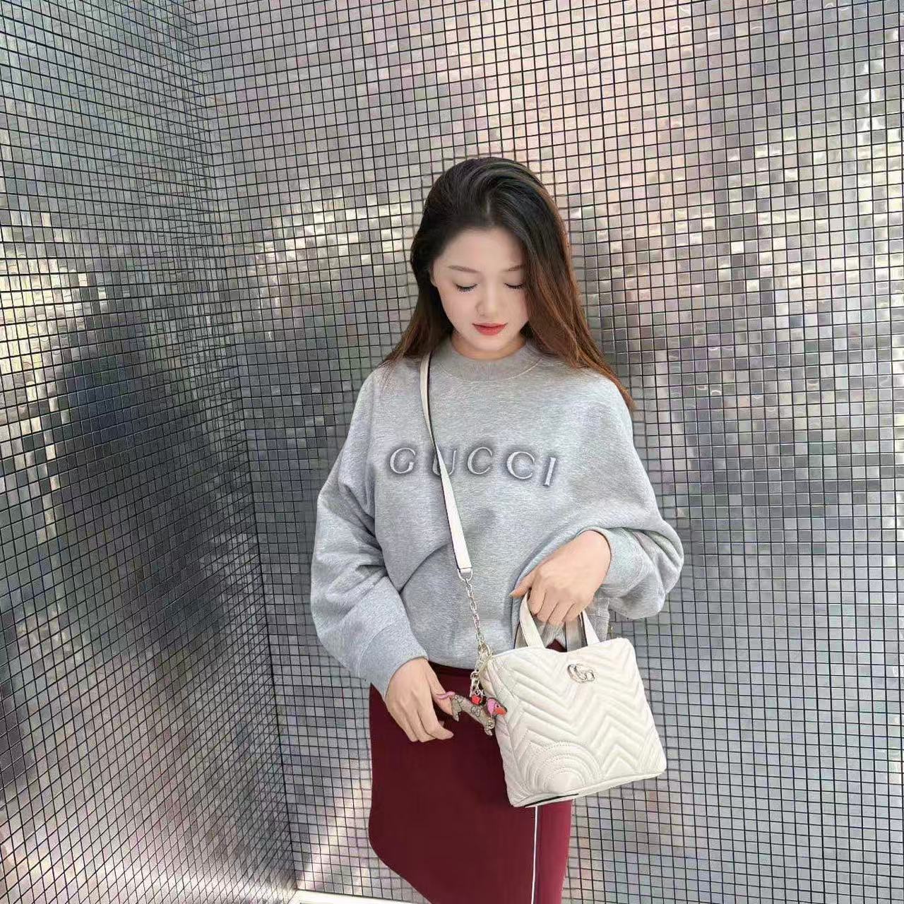 GUCC1 刺繍レタリング スウェットシャツ【50％割引+送料無料】