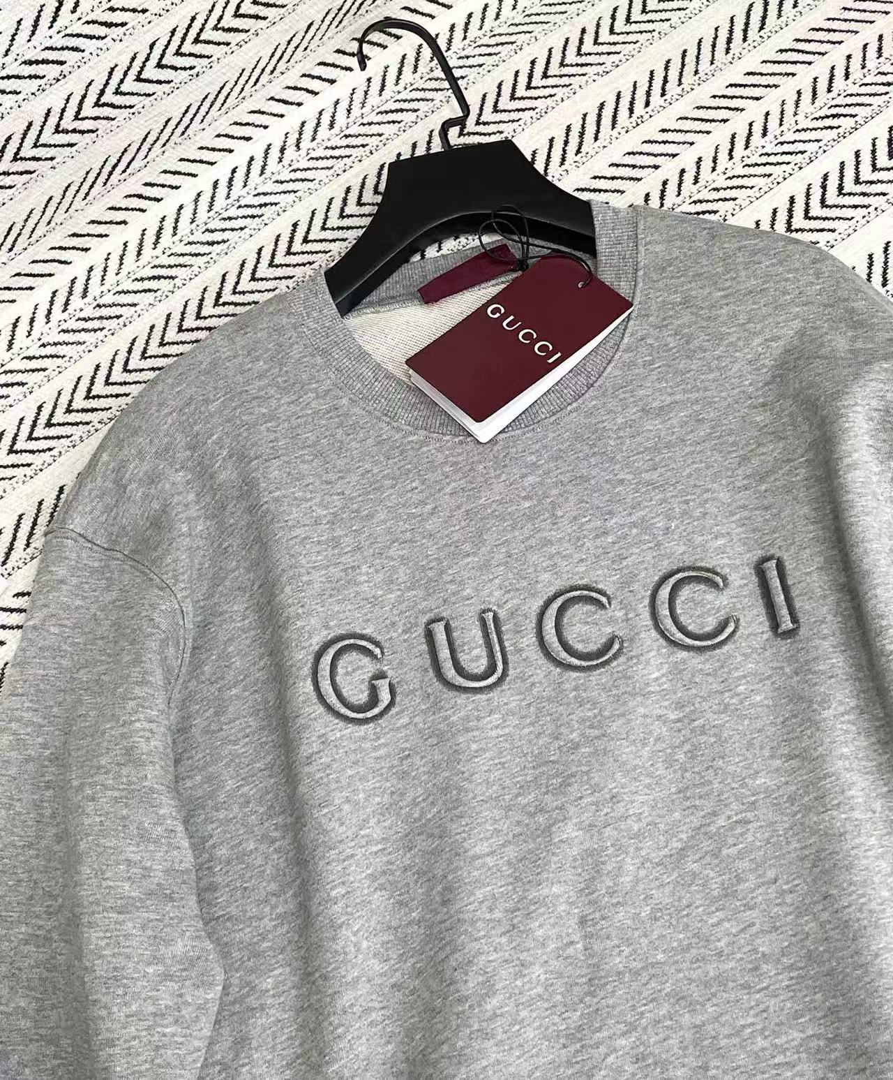 GUCC1 刺繍レタリング スウェットシャツ【50％割引+送料無料】