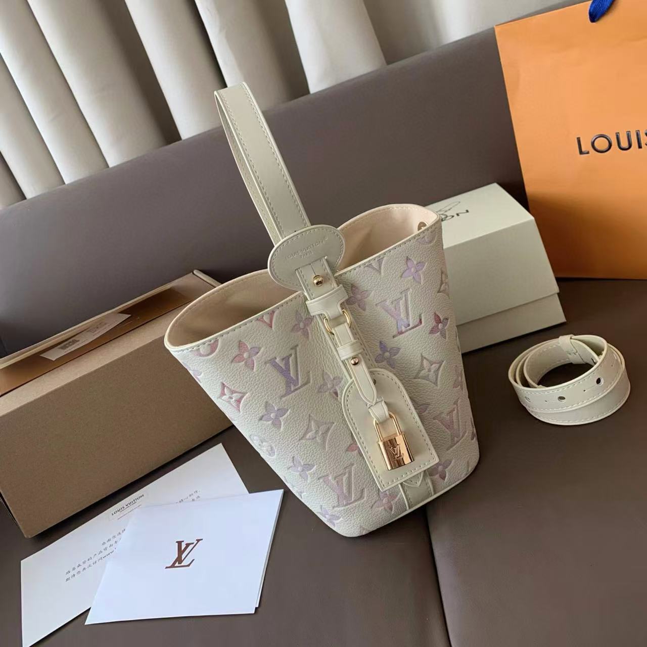 LV25Alinbbバケットバッグ【50％割引+送料無料】