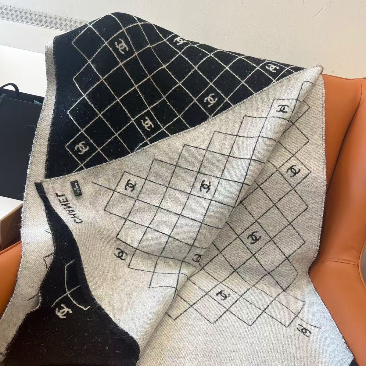 CHANE1 ダブルCチェック柄ウールスカーフ【50％割引+送料無料】