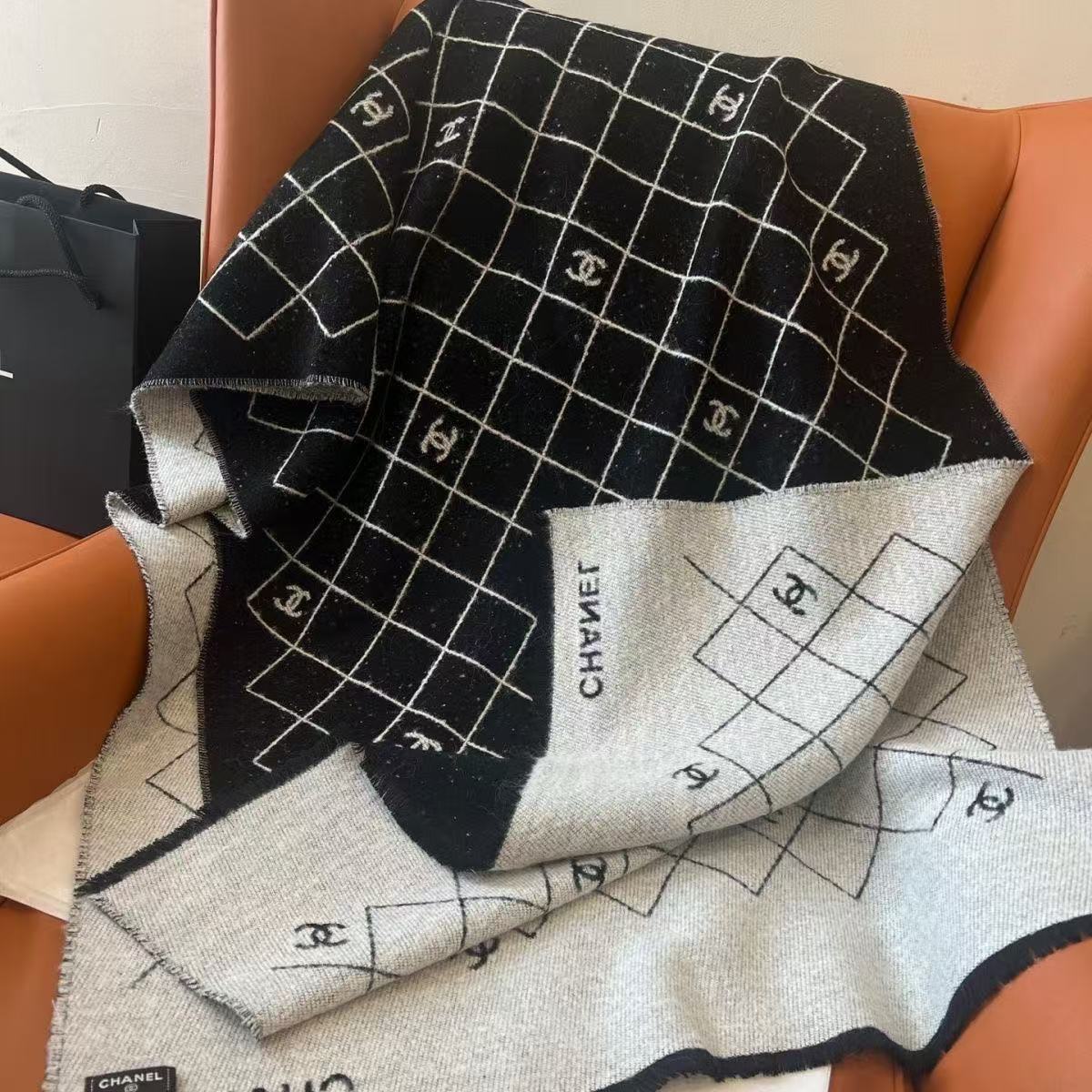 CHANE1 ダブルCチェック柄ウールスカーフ【50％割引+送料無料】