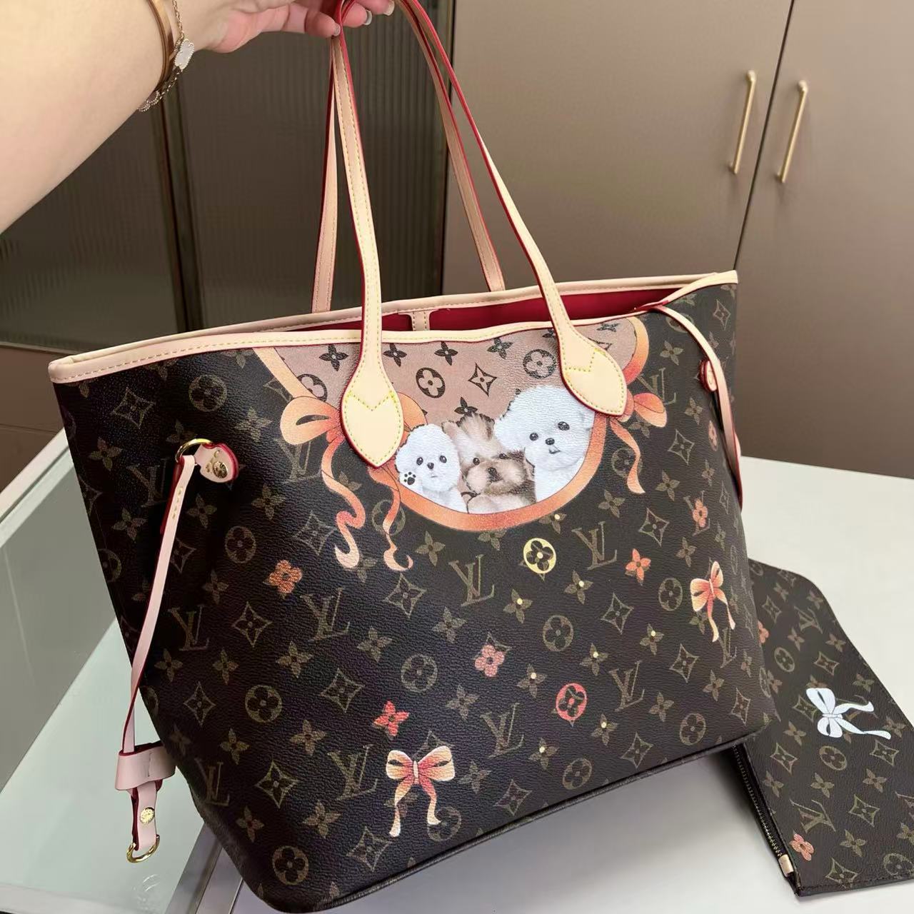 LVグラフィティ子猫ショッピングバッグ【50%割引+送料無料】