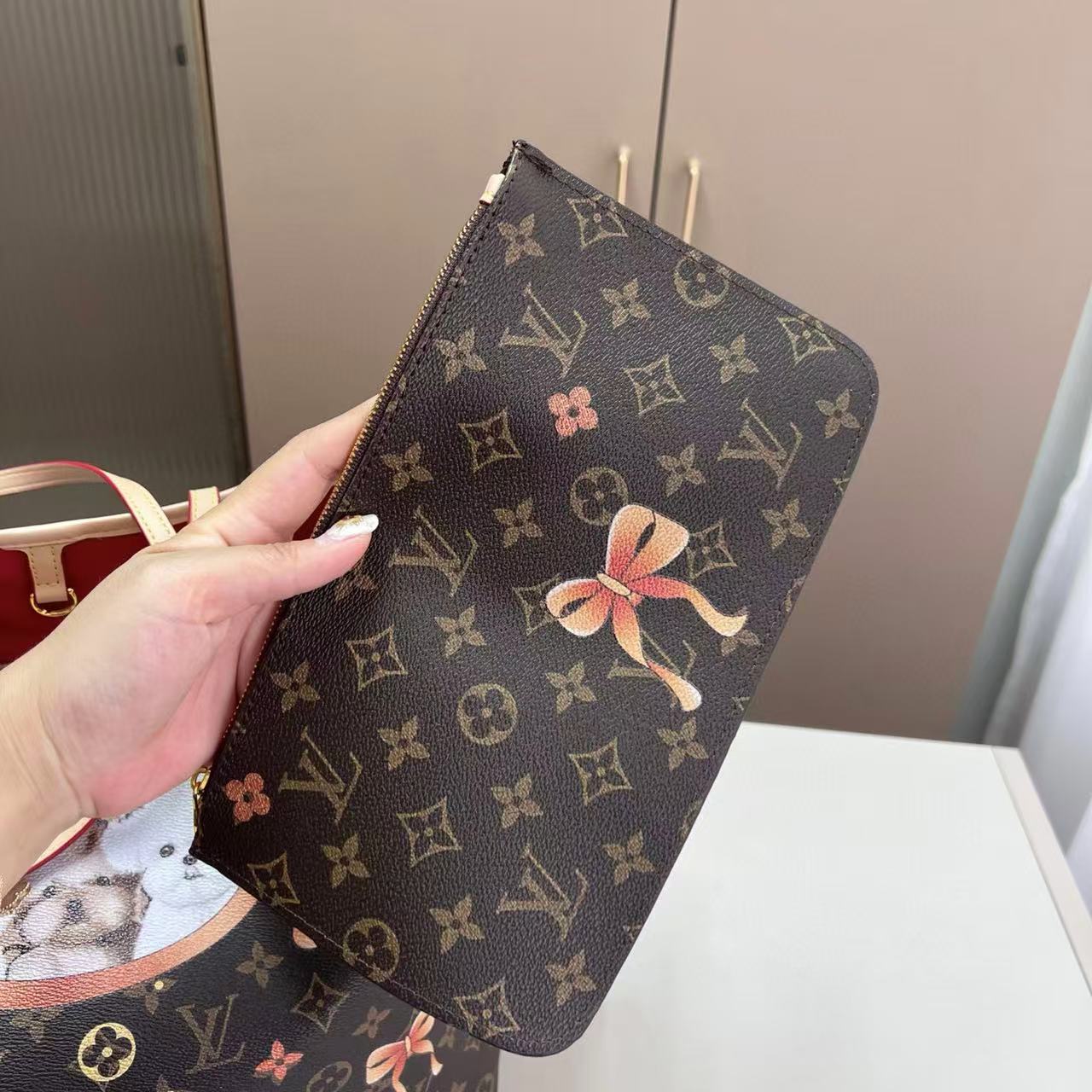 LVグラフィティ子猫ショッピングバッグ【50%割引+送料無料】