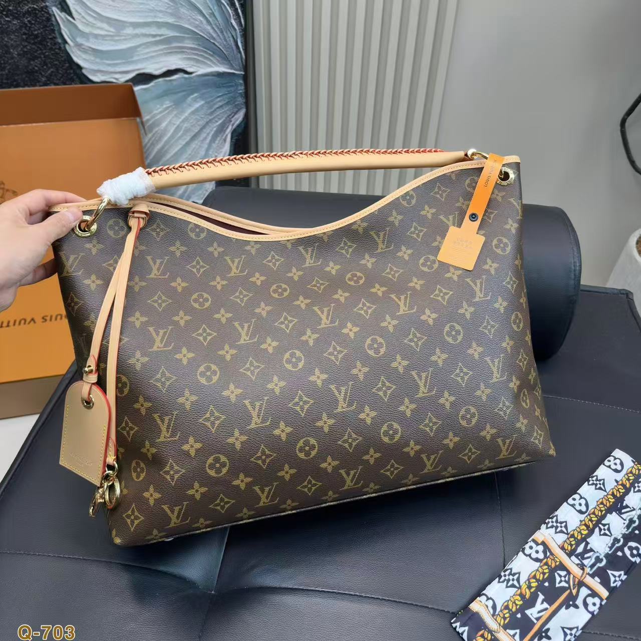 LVモノグラムトートバッグ【50%割引+送料無料】