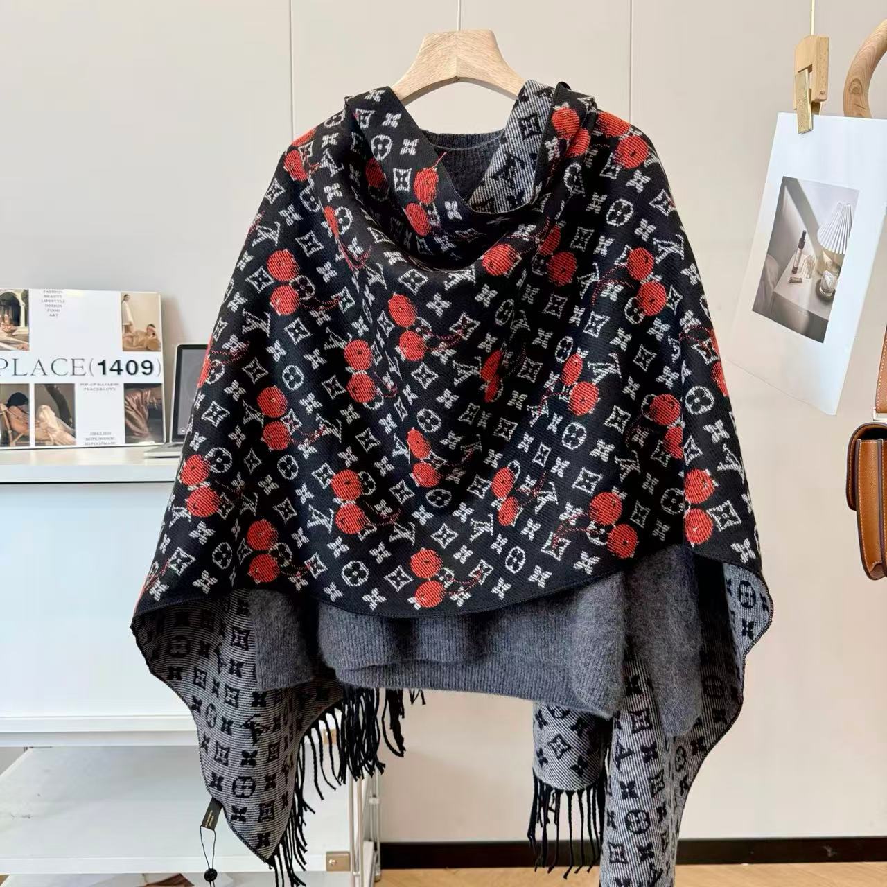 LVチェリータッセルスカーフ【50％割引+送料無料】