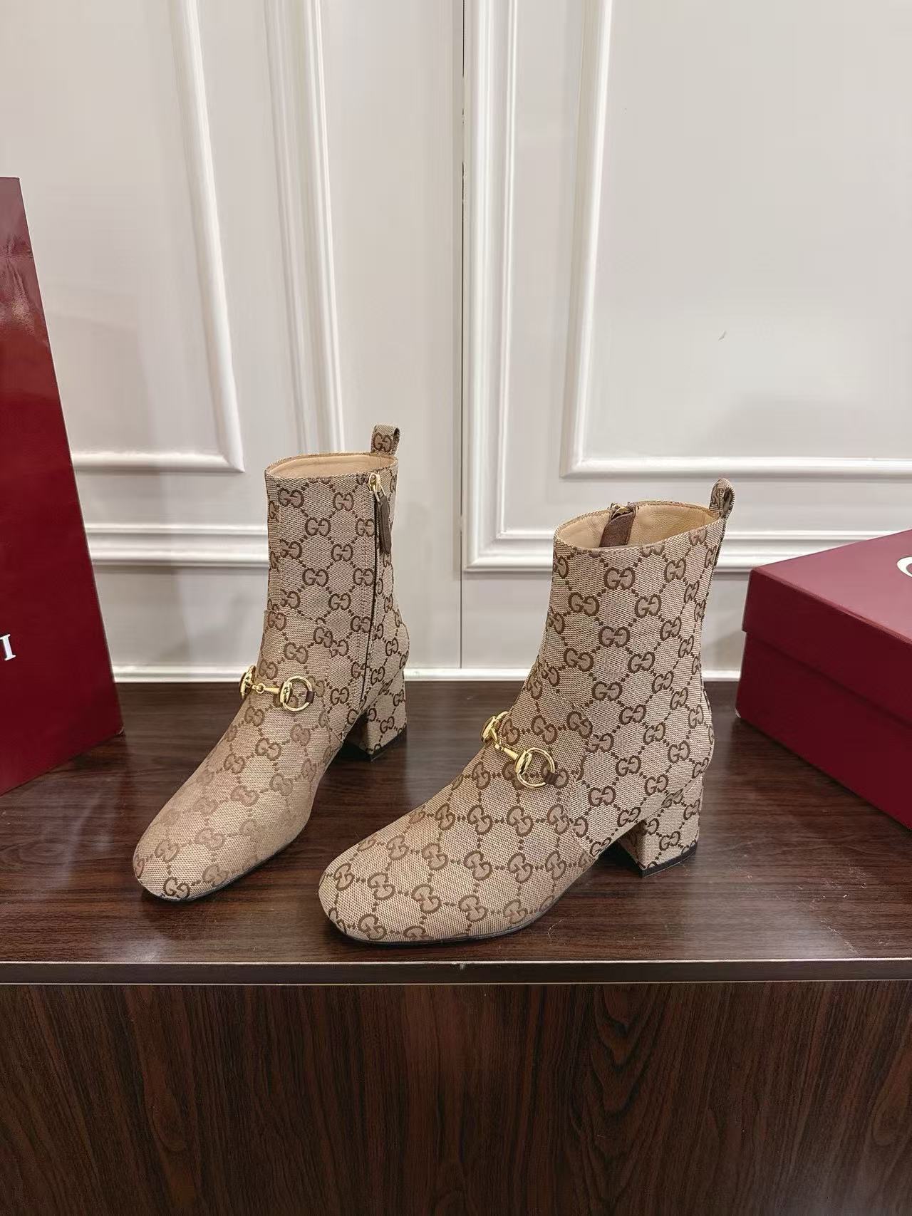 GUCC1 高品質ホースビットチャンキーヒールアンクルブーツ【50％割引+送料無料】