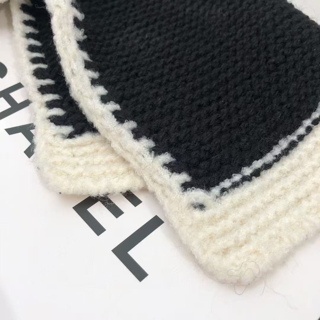 CHANE1 ブラック＆ホワイト ダブルC カシミアスカーフ【50％割引+送料無料】