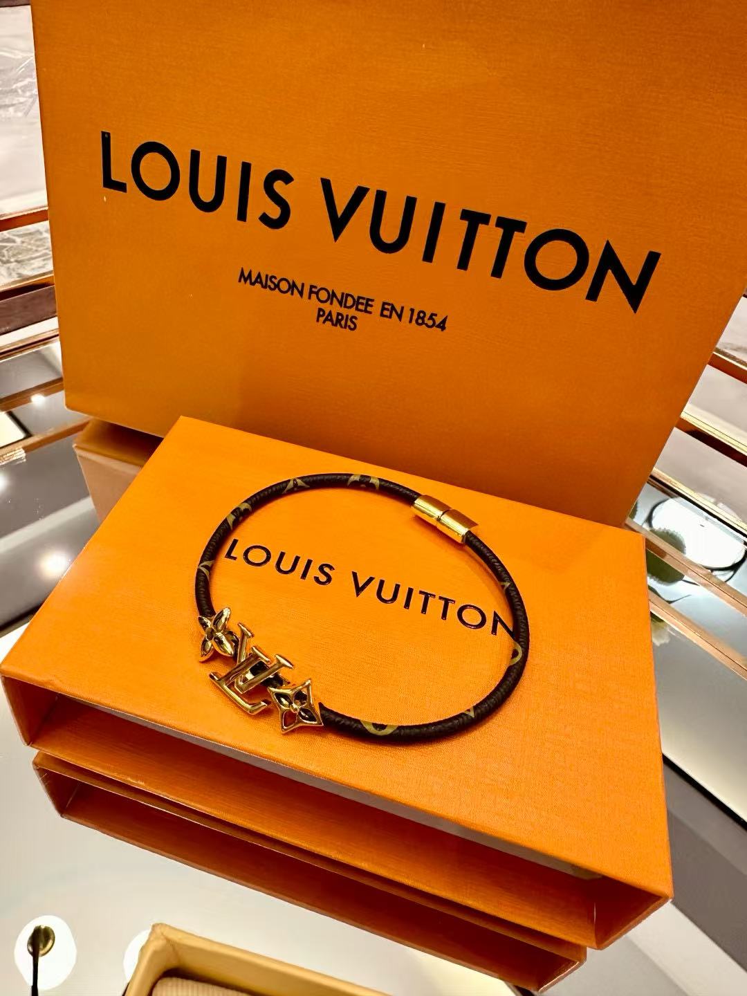 LV四つ葉のクローバーブレスレット【50％割引+送料無料】