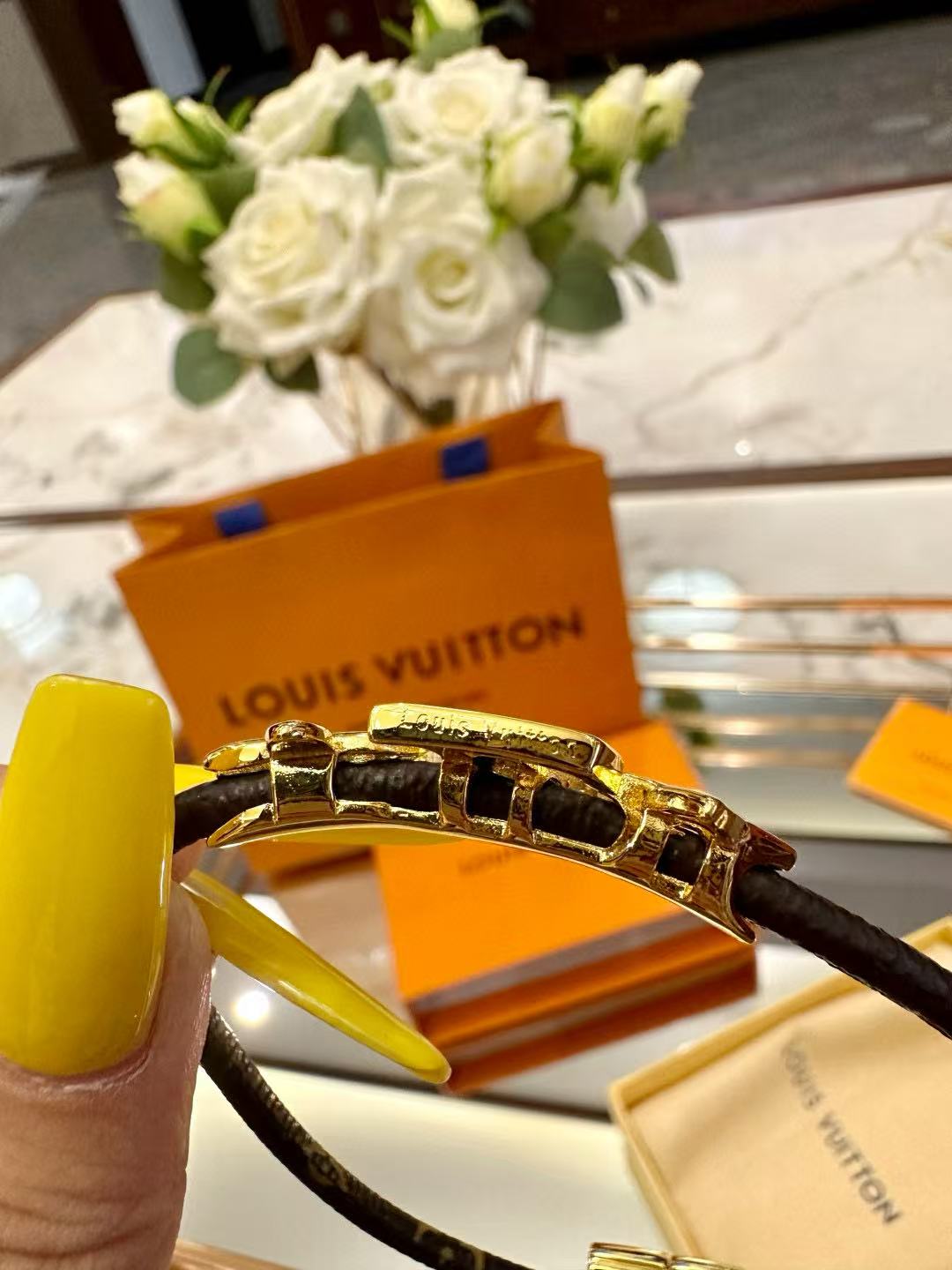 LV四つ葉のクローバーブレスレット【50％割引+送料無料】