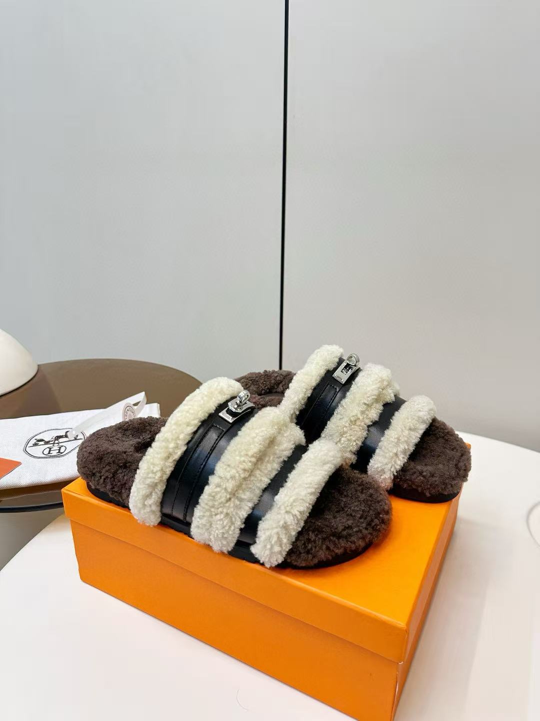 HERME5高品質ふわふわスリッパ【50％割引+送料無料】