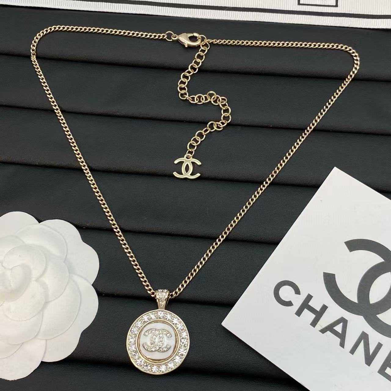 CHANE1 ダイヤモンド ダブルC ラウンドネックレス【50％割引+送料無料】