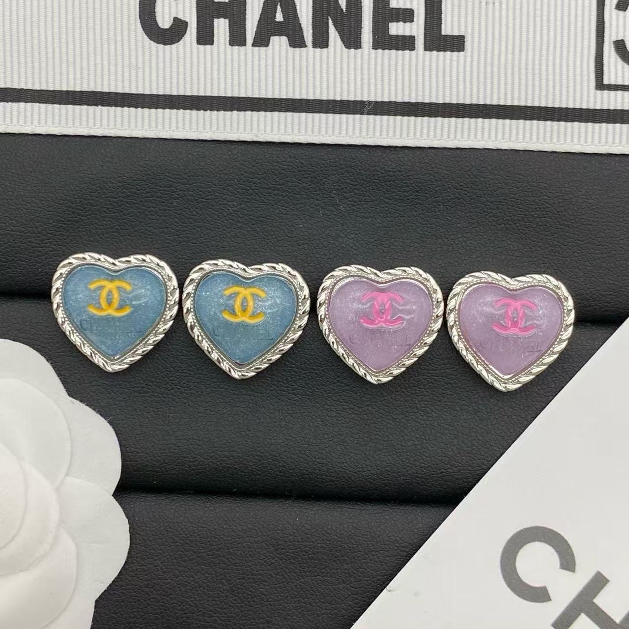CHANE1 ダブルC ピーチハート イヤリング【50％割引+送料無料】