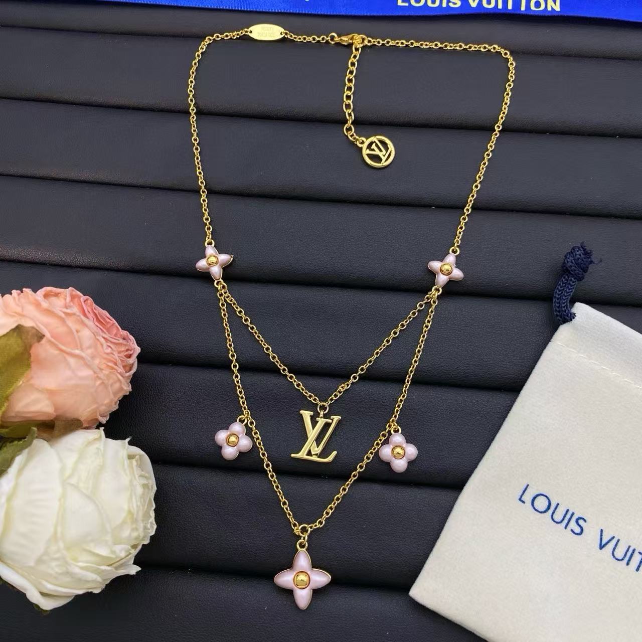 LV四つ葉のクローバーネックレス【50％割引+送料無料】