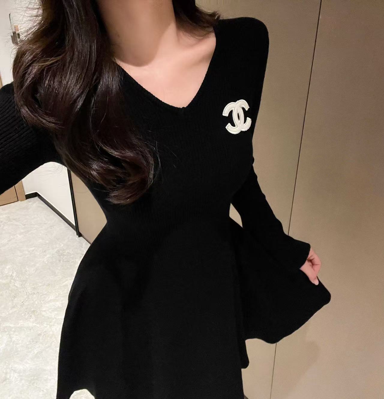 CHANE1 ダブルCVネックウールドレス【50%割引+送料無料】