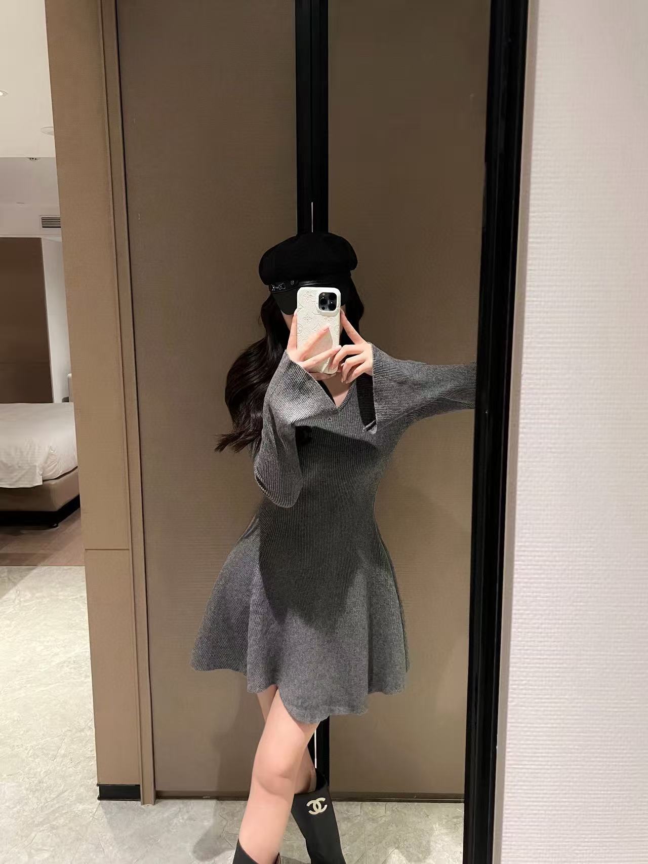 CHANE1 ダブルCVネックウールドレス【50%割引+送料無料】