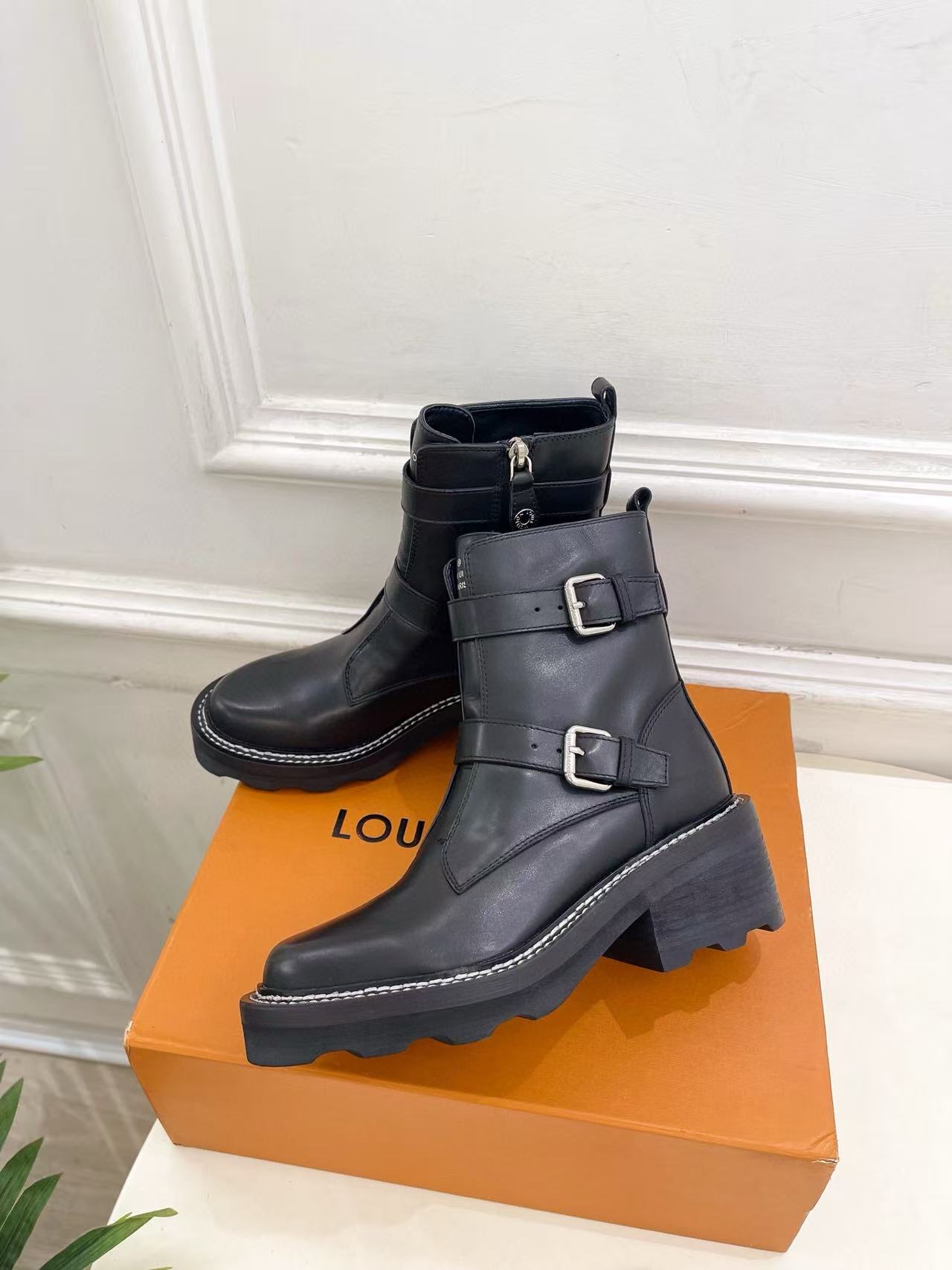 LV高品質シープスキンブーツ【50％割引+送料無料】