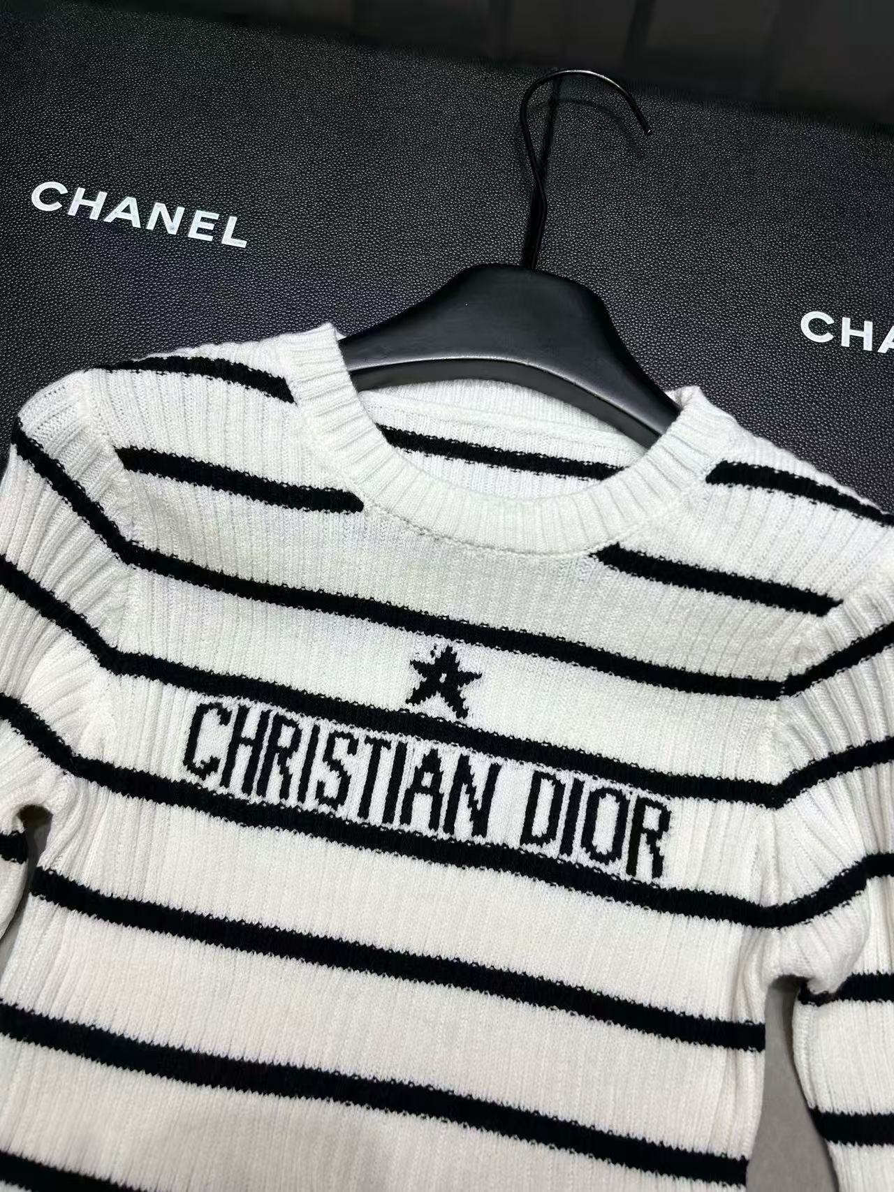 DI0R ストライプレタリングセーター【50％割引+送料無料】