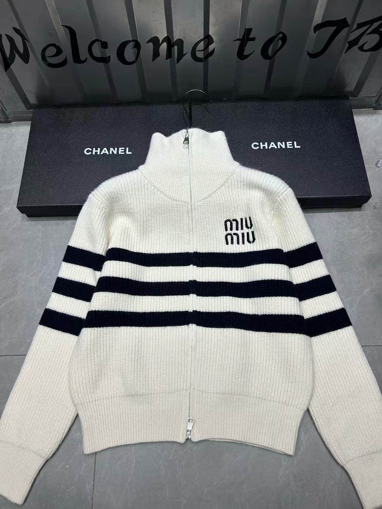 M1UM1U ストライプ ジッパー ウール カーディガン【50％割引+送料無料】