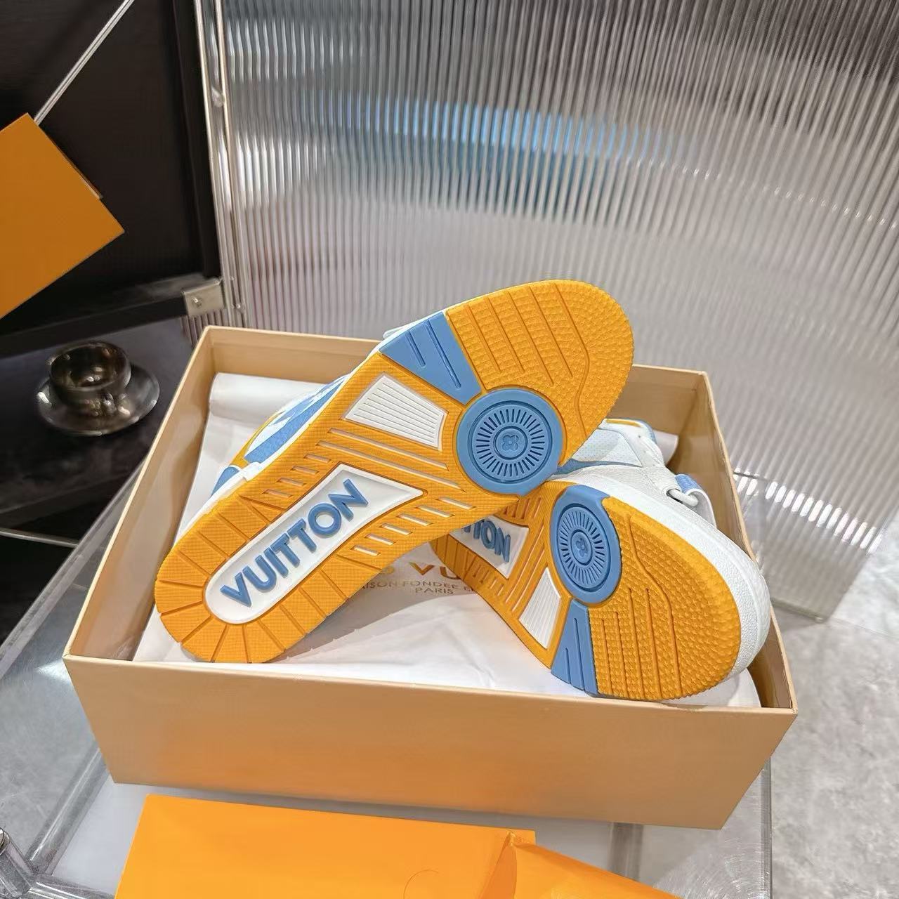 LVの高品質カジュアルシューズ【50％割引+送料無料】