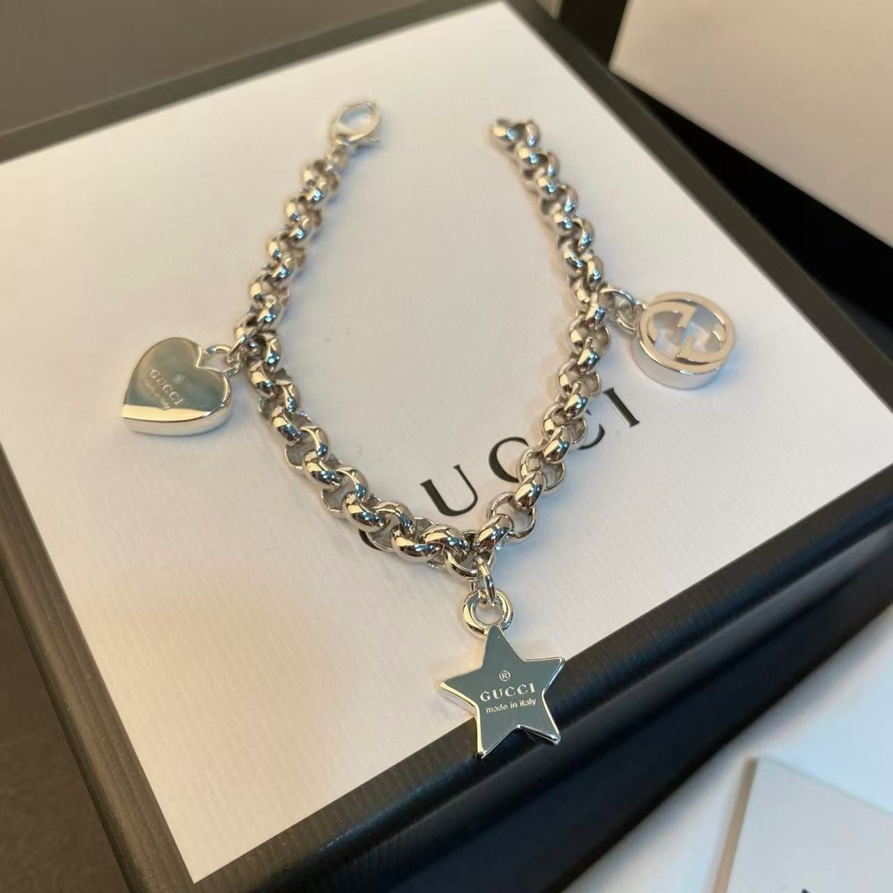 GUCC1 五芒星ブレスレット【50％割引+送料無料】