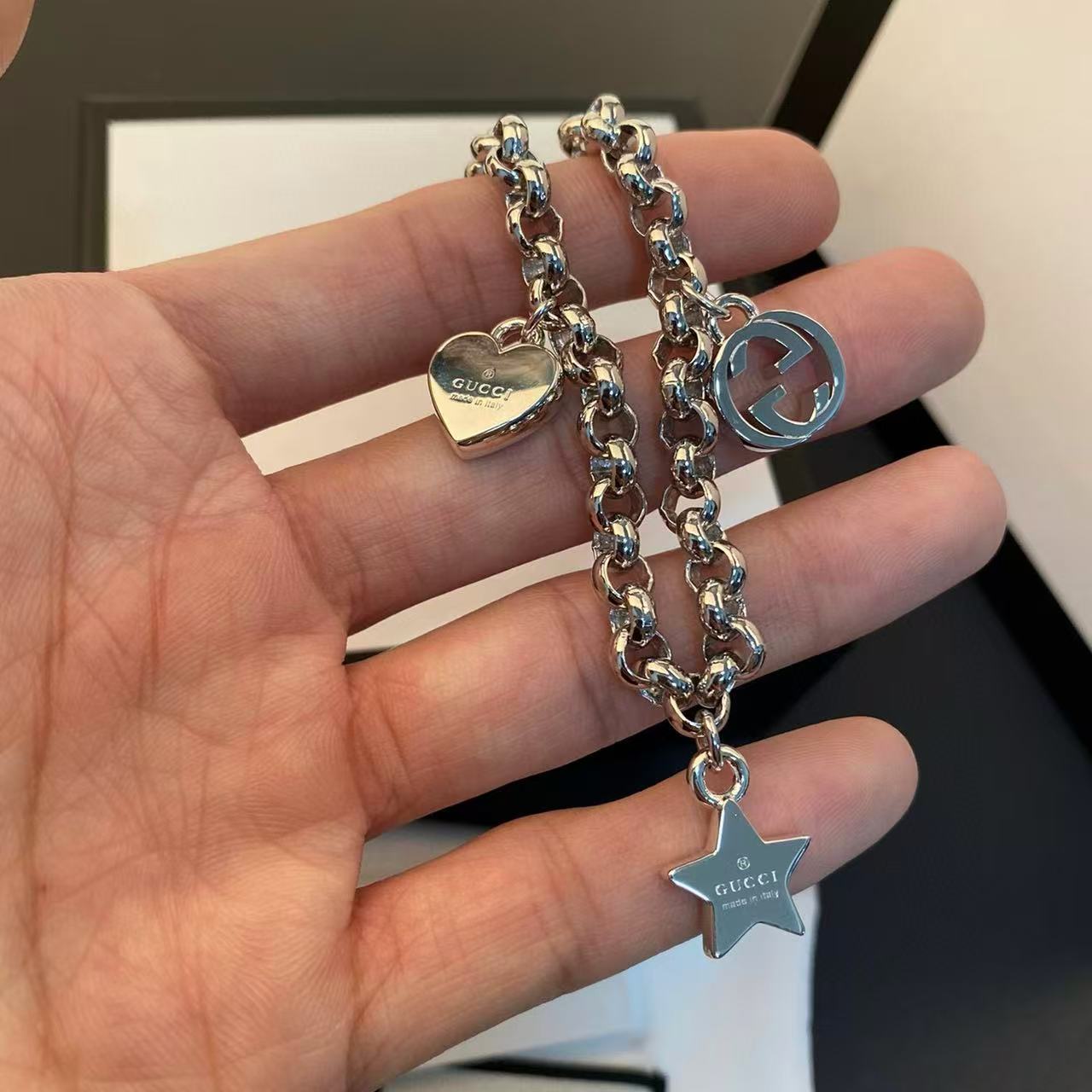 GUCC1 五芒星ブレスレット【50％割引+送料無料】