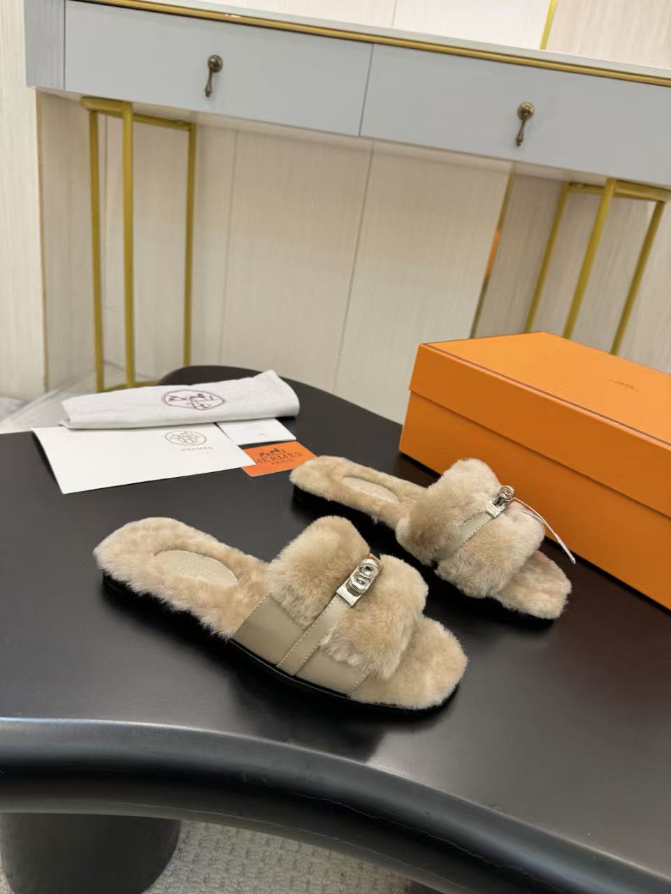 HERME5 高品質kellyシープスキンフラットシューズ【50％割引+送料無料】