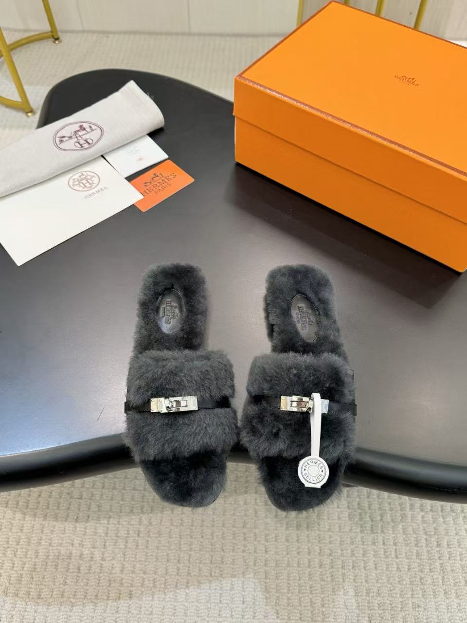 HERME5 高品質kellyシープスキンフラットシューズ【50％割引+送料無料】