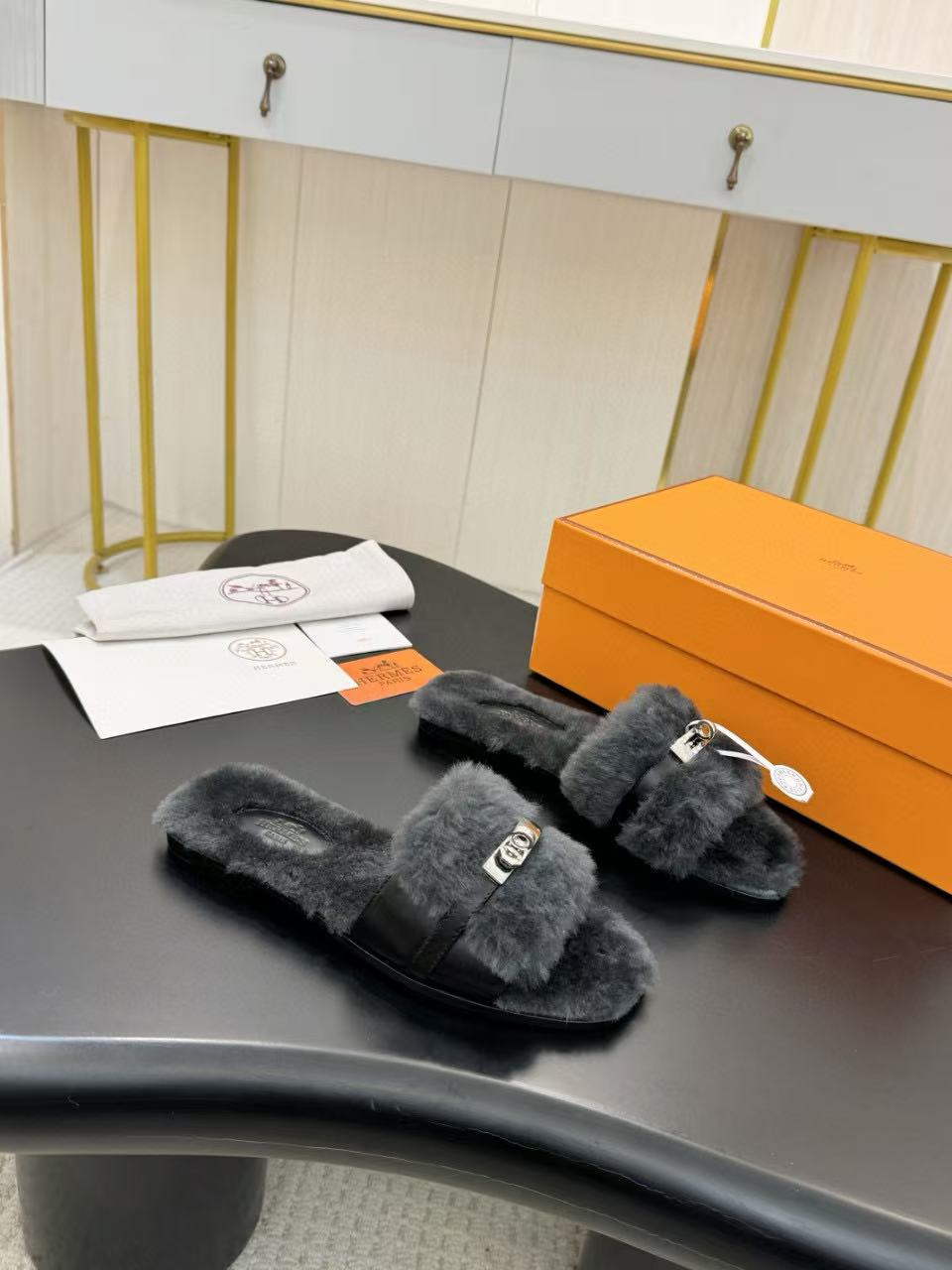 HERME5 高品質kellyシープスキンフラットシューズ【50％割引+送料無料】