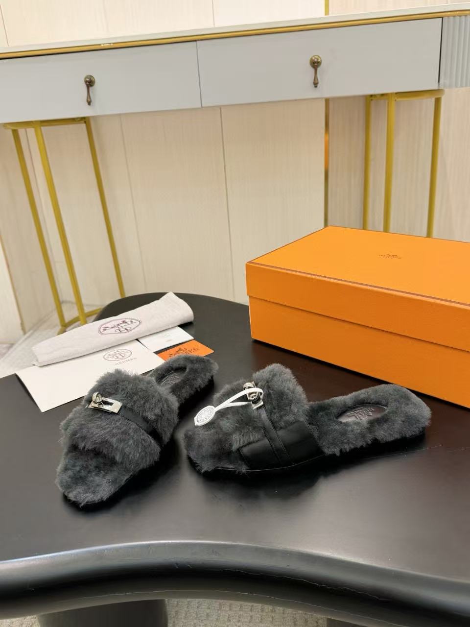 HERME5 高品質kellyシープスキンフラットシューズ【50％割引+送料無料】