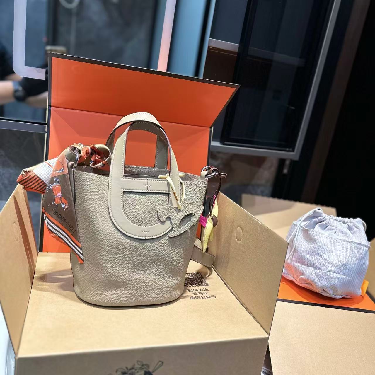 HERME5 ゴールドバックル ピッグノーズ ハンドバッグ【50％割引+送料無料】